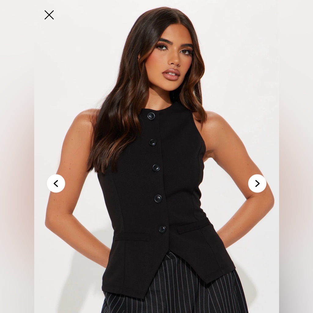 Fashion Nova Black Sleeveless Button-Front Vest Top